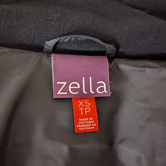 Zella Black Zip Textured Jacket - Picture 7 of 7